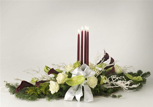 OVALER TAFELAUFSATZ MIT SCHNITTBLUMEN