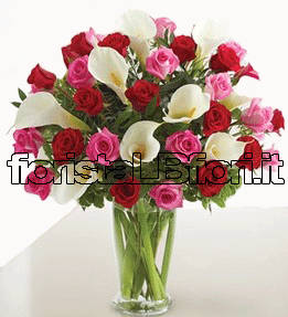 Mazzo con calle e Rose rosse e rosa