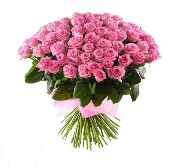 Mazzo di rose rosa a gambo lungo